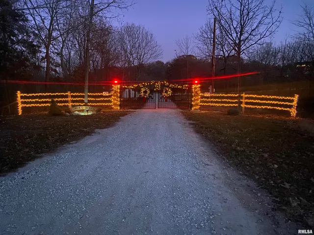 $2,200,000 | 1600 Manson Height Road, Dahinda, IL 61428