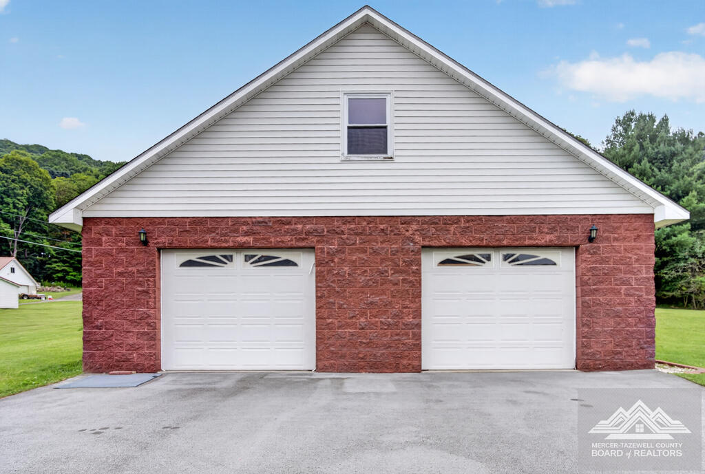 216 School Road Bluefield, VA 24605 - Photo 4 of 54 Gallery Image 4