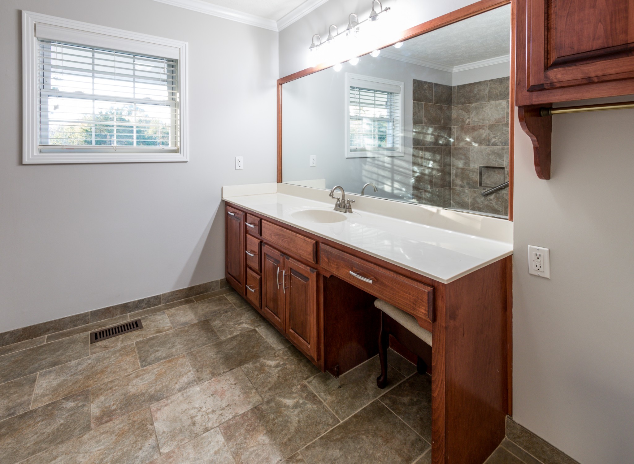 308 Old Columbia Road Dickson, TN 37055 - Photo 14 of 31 Gallery Image 14