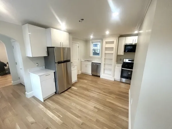 $3,000 | 190 Third Street, Unit 3, Cambridge, MA 02141