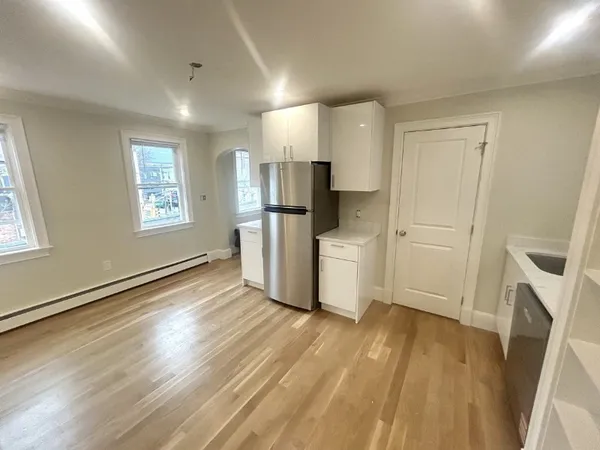 $3,000 | 190 Third Street, Unit 3, Cambridge, MA 02141