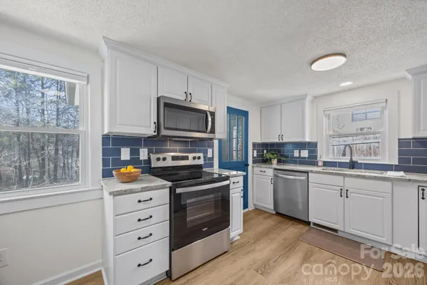 $420,000 | 164 Lakeside Drive, Asheville, NC 28806