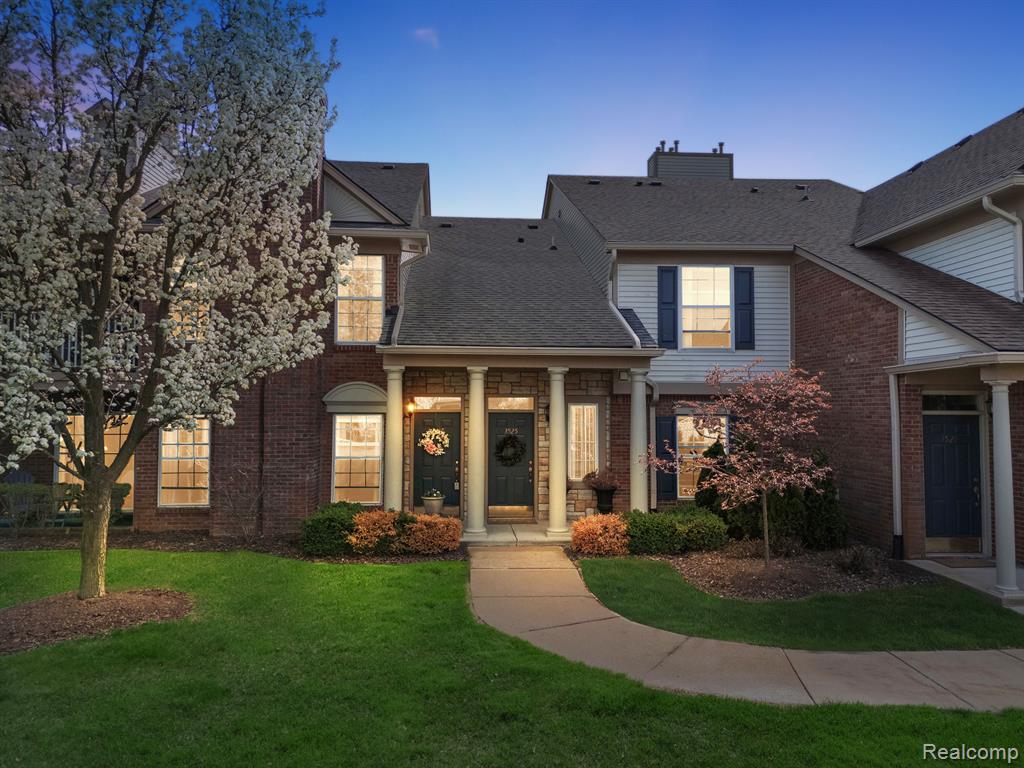 3535 Oakmonte Boulevard Rochester, MI 48306 - Photo 2 of 43