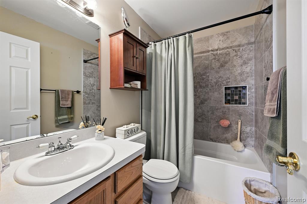 9520 Timber Ridge Drive Grand Blanc, MI 48439 - Photo 6 of 10