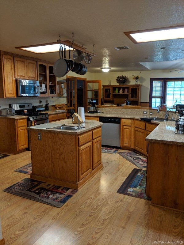 23070 Homestead Way Tehachapi, CA 93561 - Photo 5 of 30 Gallery Image 5