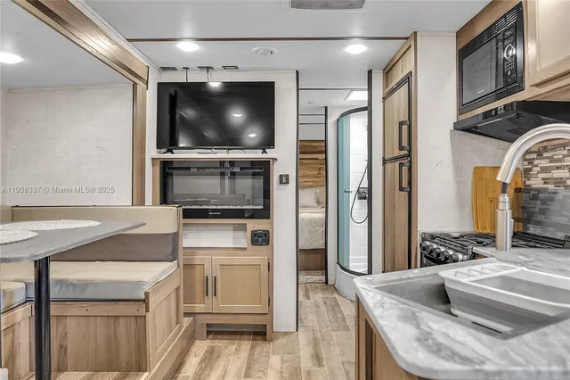 $1,250 | 6036 Polk Street, Unit 4, Hollywood, FL 33024