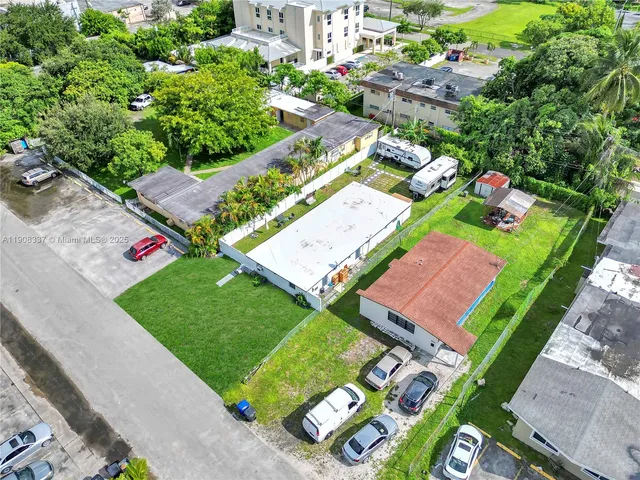 $1,250 | 6036 Polk Street, Unit 4, Hollywood, FL 33024