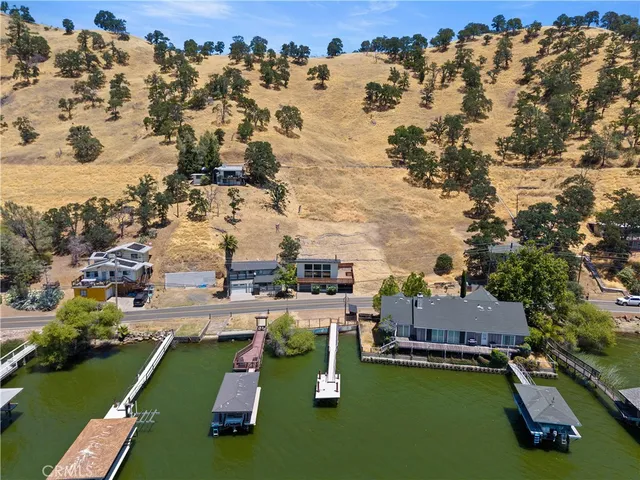 $475,000 | 12630 Lakeshore Drive, Clearlake, CA 95422