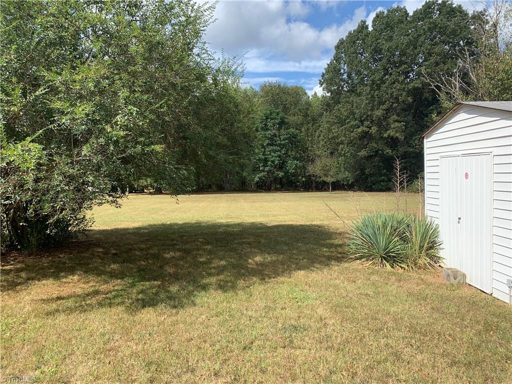 1025 Friendly Road Eden, NC 27288 - Photo 2 of 17 Gallery Image 2