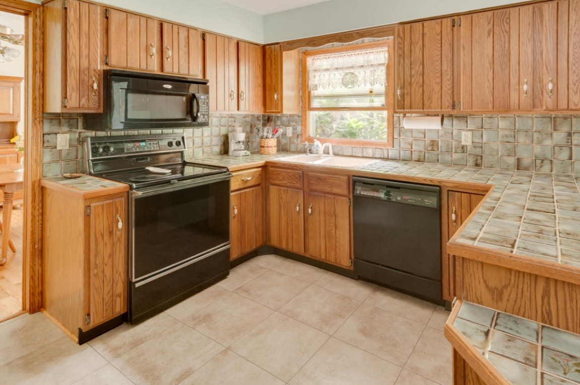 824 Newgate Road Kalamazoo, MI 49006 - Photo 8 of 23 Newgate-3