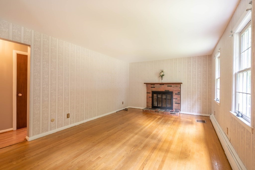 144 Charlton Road Spencer, MA 01562 - Photo 17 of 42 Gallery Image 17