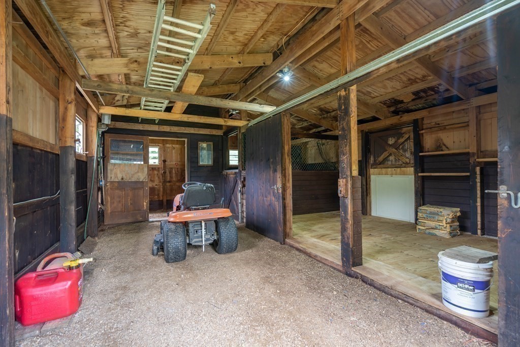 144 Charlton Road Spencer, MA 01562 - Photo 29 of 42 Gallery Image 29