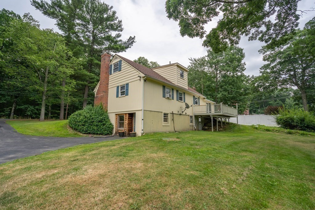 144 Charlton Road Spencer, MA 01562 - Photo 4 of 42 Gallery Image 4