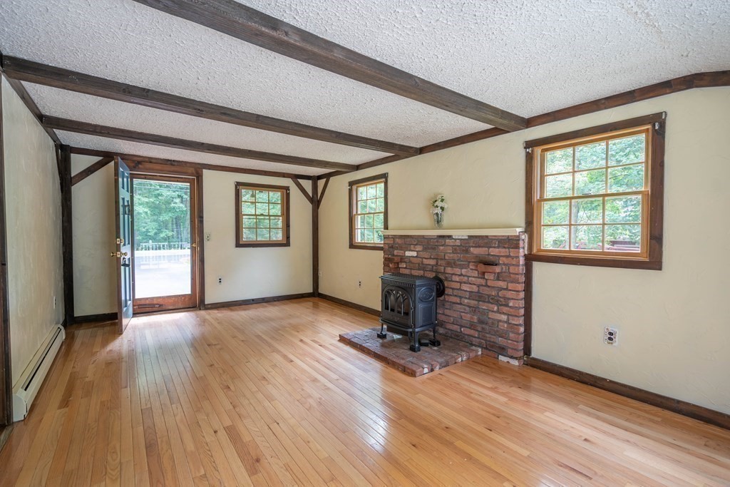 144 Charlton Road Spencer, MA 01562 - Photo 8 of 42 Gallery Image 8