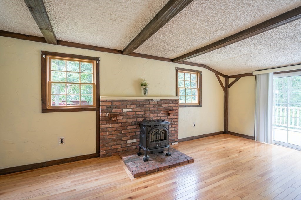144 Charlton Road Spencer, MA 01562 - Photo 10 of 42 Gallery Image 10