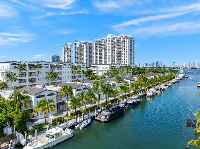 $15,800 | 1415 Sunset Harbour Drive, Unit 406, Miami Beach, FL 33139