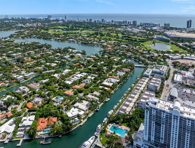 $15,800 | 1415 Sunset Harbour Drive, Unit 406, Miami Beach, FL 33139