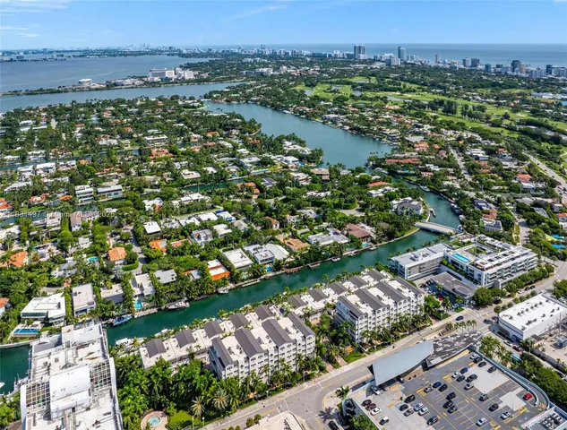 $15,800 | 1415 Sunset Harbour Drive, Unit 406, Miami Beach, FL 33139