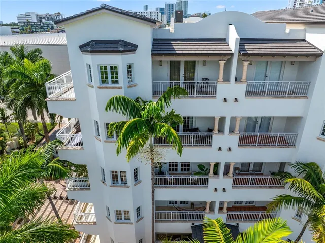 $15,800 | 1415 Sunset Harbour Drive, Unit 406, Miami Beach, FL 33139