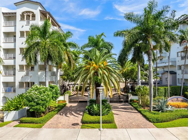 $15,800 | 1415 Sunset Harbour Drive, Unit 406, Miami Beach, FL 33139