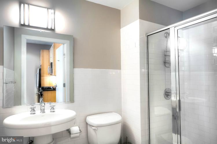 809 6th Street Northwest, Unit 54 Washington, DC 20001 - Photo 3 of 30 Bath