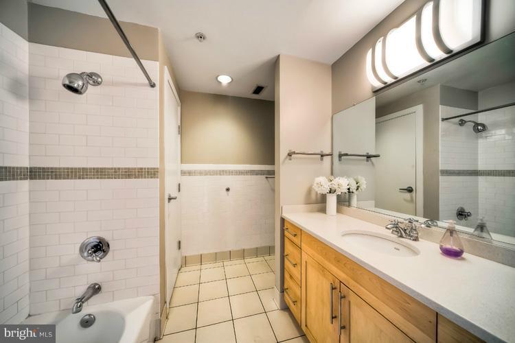 809 6th Street Northwest, Unit 54 Washington, DC 20001 - Photo 9 of 30 Bath (Master)