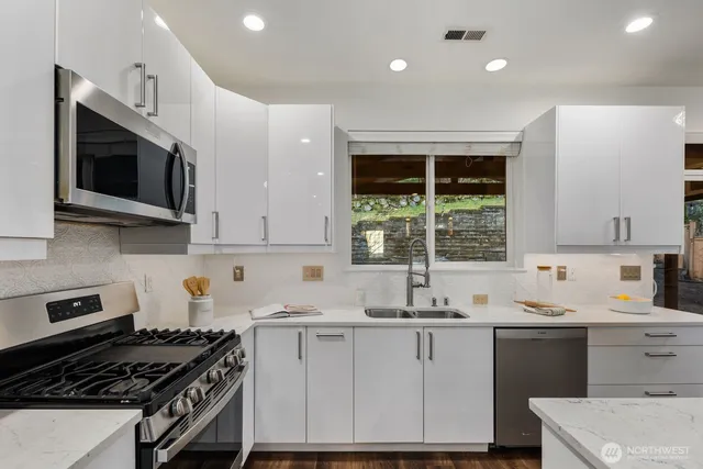 $1,148,000 | 35121 Southeast Terrace Street, Snoqualmie, WA 98065