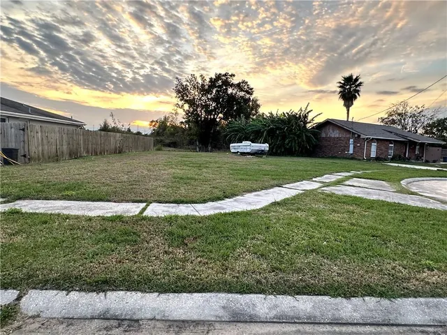 $30,000 | 2605 Shannon Drive, Violet, LA 70092