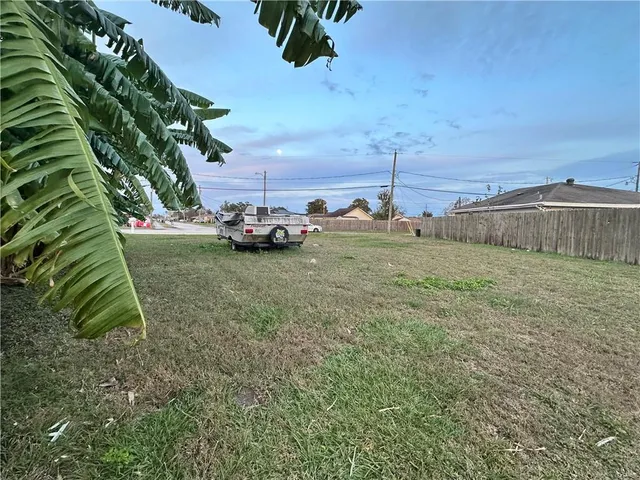 $30,000 | 2605 Shannon Drive, Violet, LA 70092