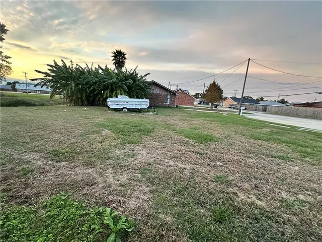 $30,000 | 2605 Shannon Drive, Violet, LA 70092