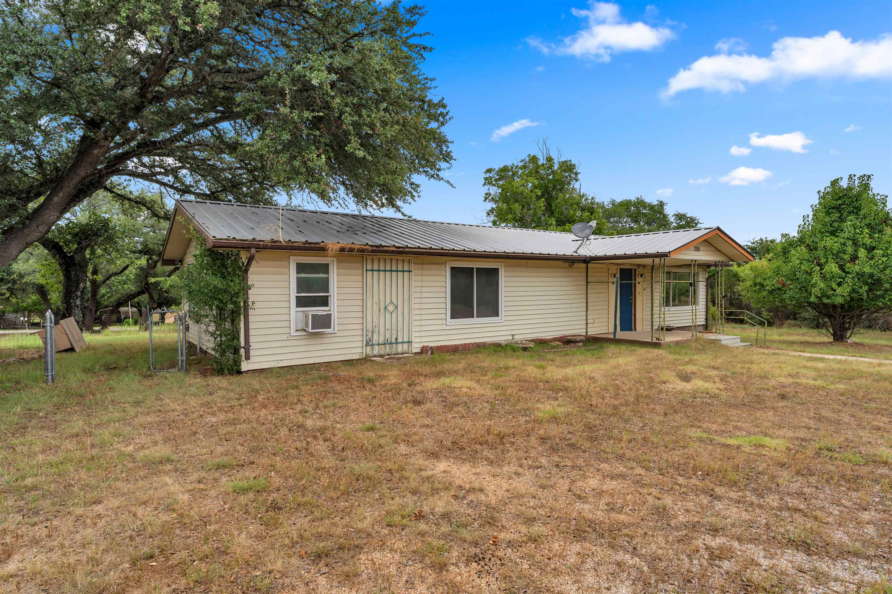 205 Beaver Tow, TX 78672 - Photo 2 of 19