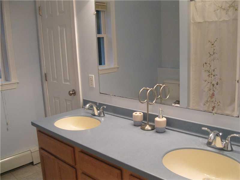 14 Milliken Road Gray, ME 04039 - Photo 21 of 24 Bathroom. 2nd floor full bath with...
