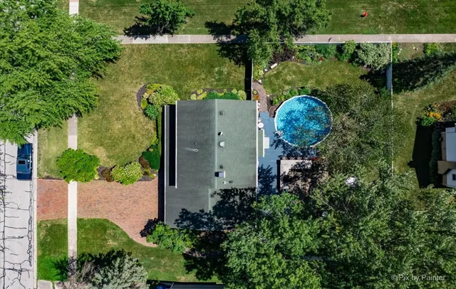 $620,000 | 401 69th Street, Darien, IL 60561
