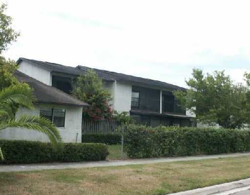 2070 Colonial Road, Unit D2 Fort Pierce, FL 34950 - Photo 1 of 2 Primary Photo