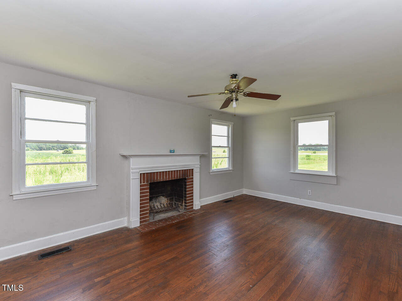 232 Mitchell Farm Road Goldsboro, NC 27530 - Photo 70 of 82 4 - interior - LR - OK