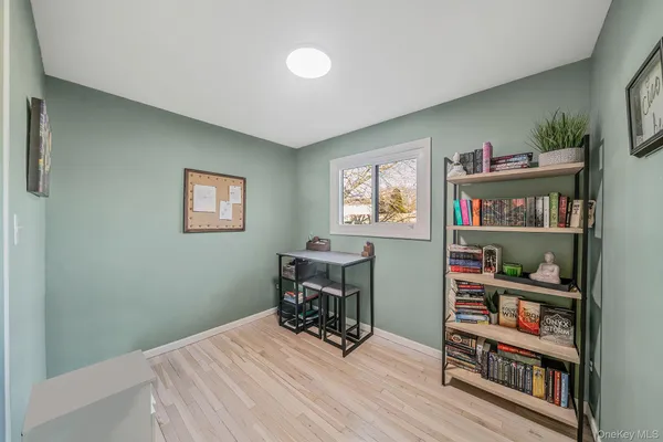 $525,000 | 2909 New London Avenue, Medford, NY 11763