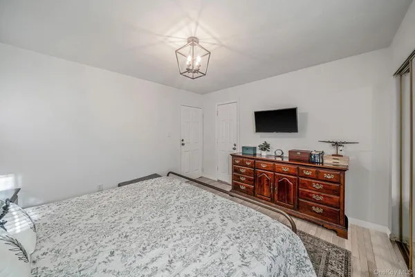 $525,000 | 2909 New London Avenue, Medford, NY 11763