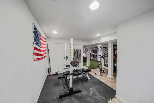 $525,000 | 2909 New London Avenue, Medford, NY 11763