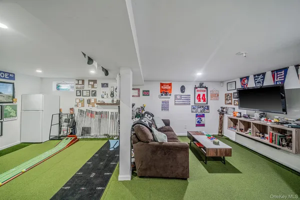 $525,000 | 2909 New London Avenue, Medford, NY 11763