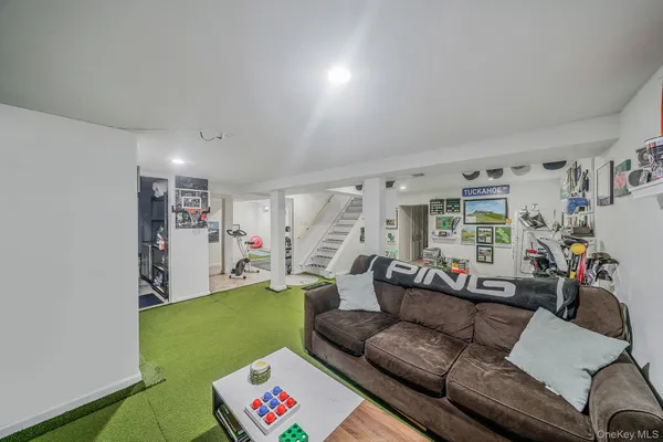 $525,000 | 2909 New London Avenue, Medford, NY 11763