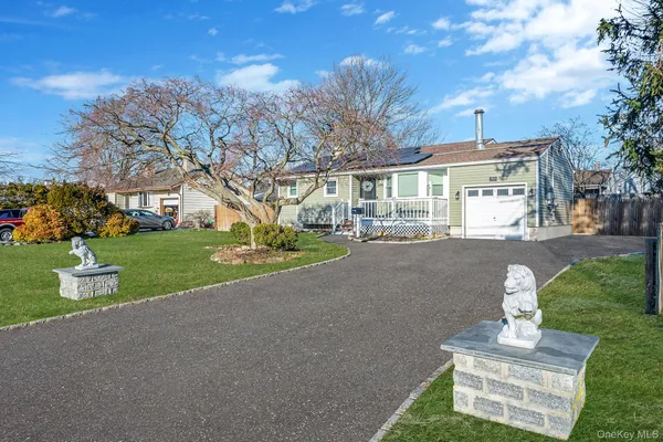 $525,000 | 2909 New London Avenue, Medford, NY 11763