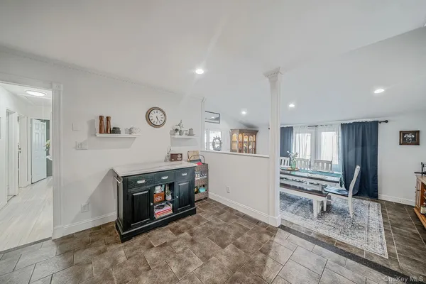 $525,000 | 2909 New London Avenue, Medford, NY 11763