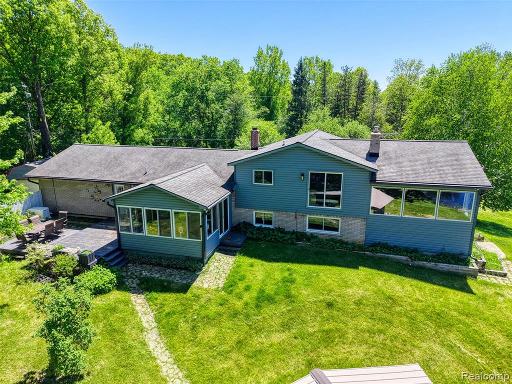940 Rowland Road Leonard, MI 48367 - Photo 5 of 59