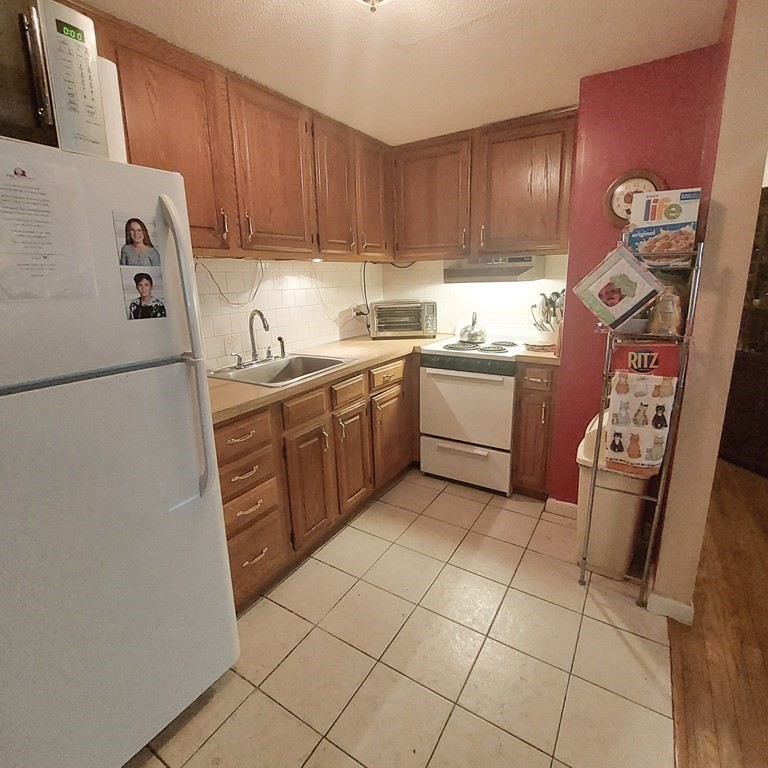 320 Nesmith Street, Unit 19 Lowell, MA 01852 - Photo 4 of 9