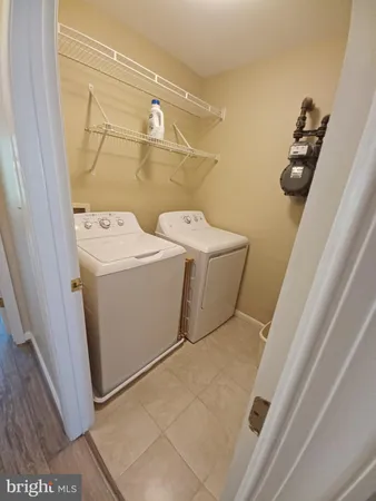 $3,090 | 1526 Northern Neck Drive, Unit 201, Vienna, VA 22182