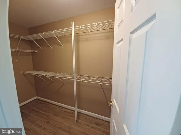 $3,090 | 1526 Northern Neck Drive, Unit 201, Vienna, VA 22182