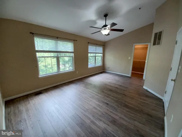 $3,090 | 1526 Northern Neck Drive, Unit 201, Vienna, VA 22182