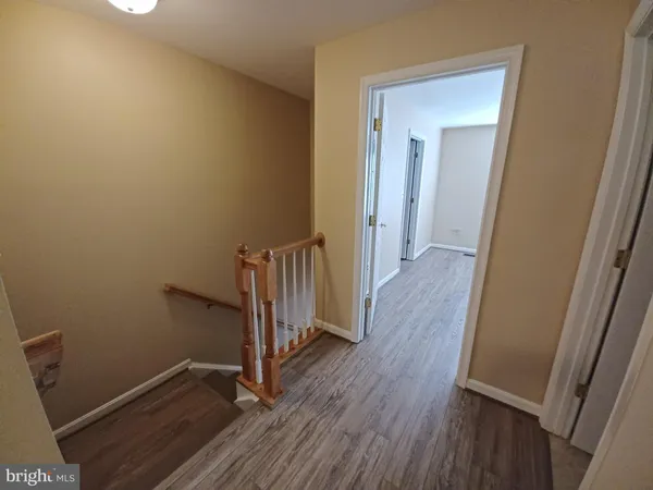$3,090 | 1526 Northern Neck Drive, Unit 201, Vienna, VA 22182