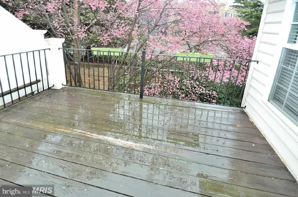 $3,090 | 1526 Northern Neck Drive, Unit 201, Vienna, VA 22182