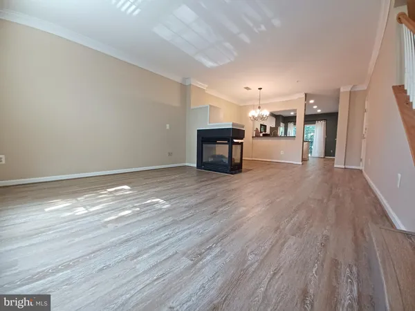 $3,090 | 1526 Northern Neck Drive, Unit 201, Vienna, VA 22182